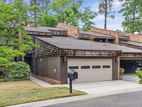 3rd image of 3532 Gleneagles Dr
