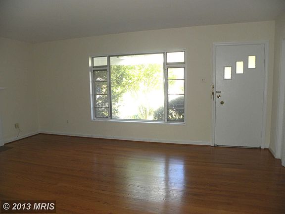 3rd image of 5509 Magnolia Ln