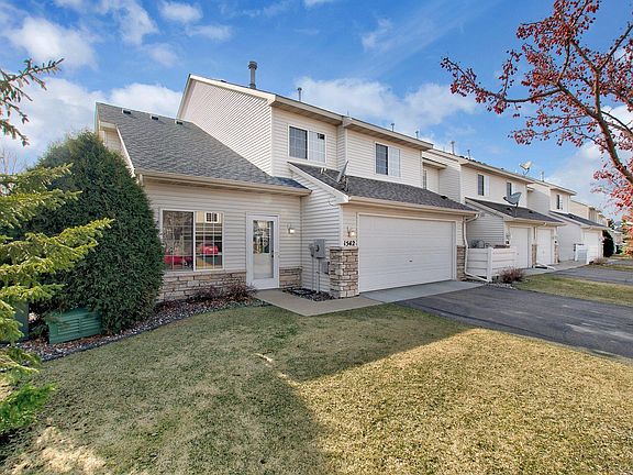 2nd image of 1542 Idlewild Ln
