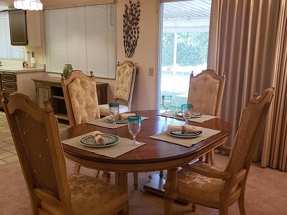 eat in kitchen