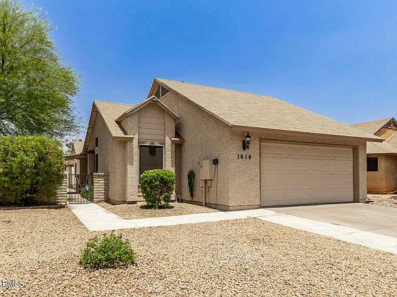 4th image of 1614 E JACINTO Avenue