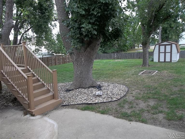 2nd image of 400 S Blaine Ave