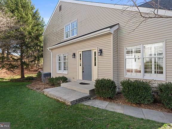 3rd image of 3719 Millpond Ct