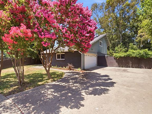2nd image of 8 Creekwood Ct