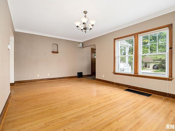5th image of 2410 W Ayres Ave