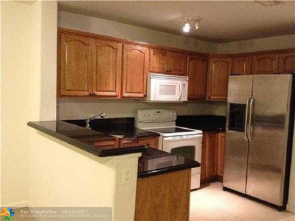 2nd image of 11541 NW 44th St #1