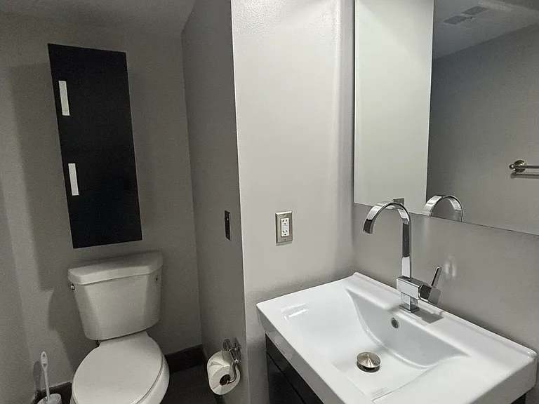 30 Sunset Ave — Photo 7