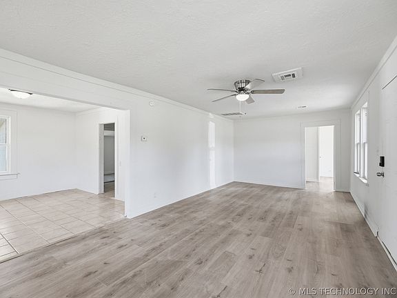 4th image of 329 W Oak St