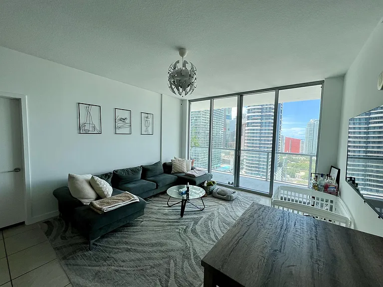 79 SW 12th St #2903 — Photo 3