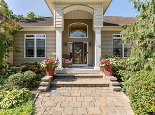 12 Clayton Dr, Ocean View, NJ 08230