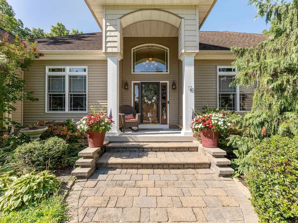 12 Clayton Dr, Ocean View, NJ 08230