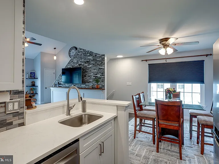 Quail Rd — Photo 19