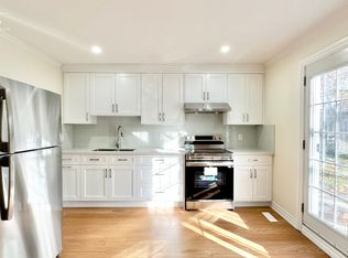300 Millard Ave #3, Newmarket, ON