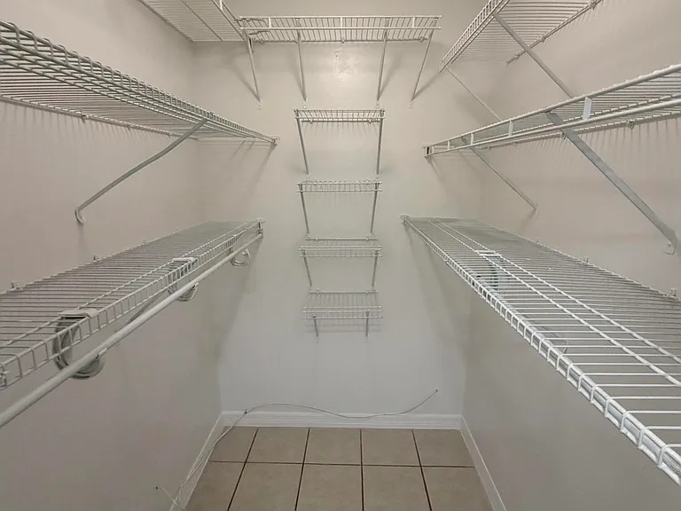 11289 SW 18th Ct — Photo 9