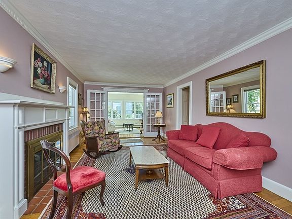 3rd image of 238 Lagrange St