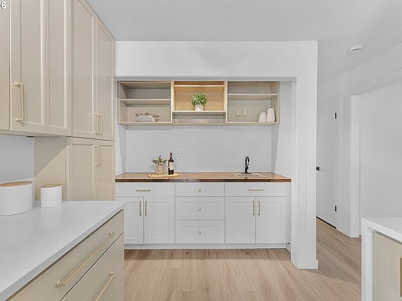 5th image of 16533 SE Gordon St