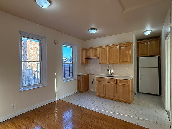 2nd image of 3620 Parsons Blvd #2F