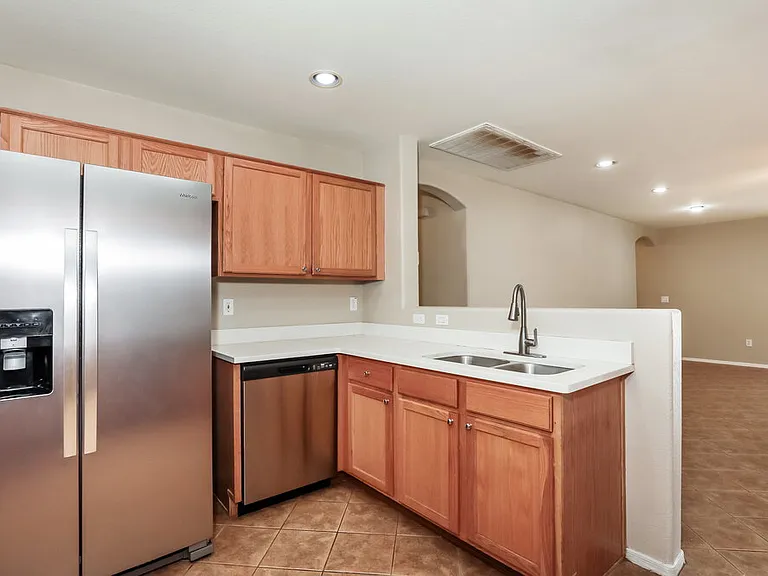 3129 W Dancer Ln — Photo 8