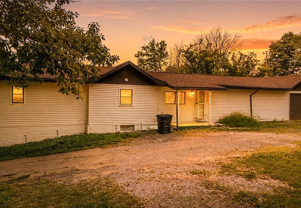 1st image of 120 Winters Dr