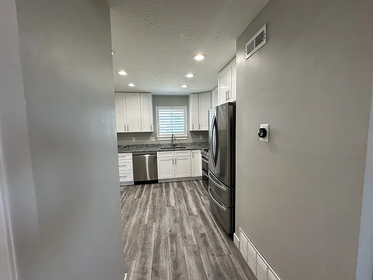 430 N 1000 E #1 — Photo 3