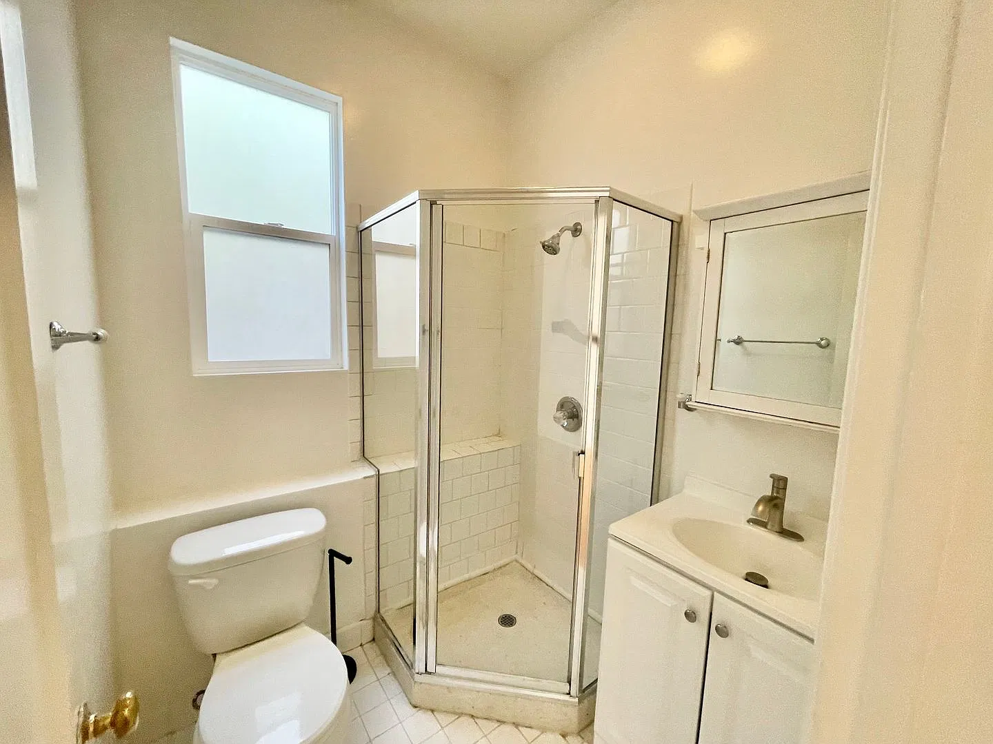 2624 Sutter St APT C - Main Image