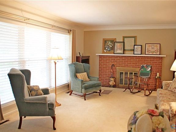 5th image of 1320 Brownwood Dr