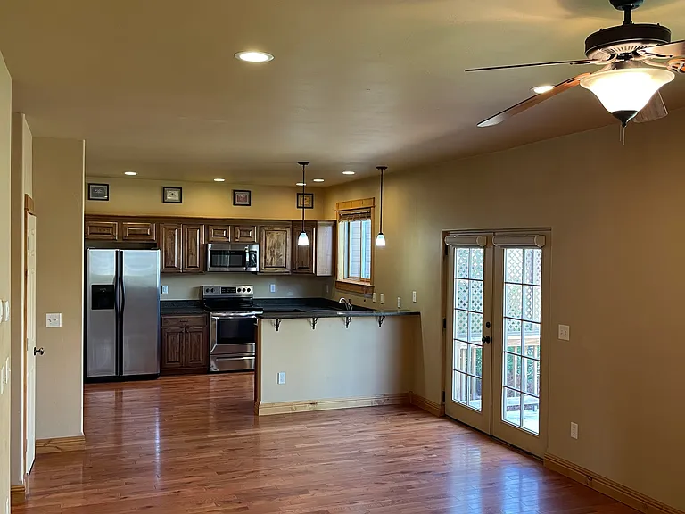 905 Saxon Way #D — Photo 19