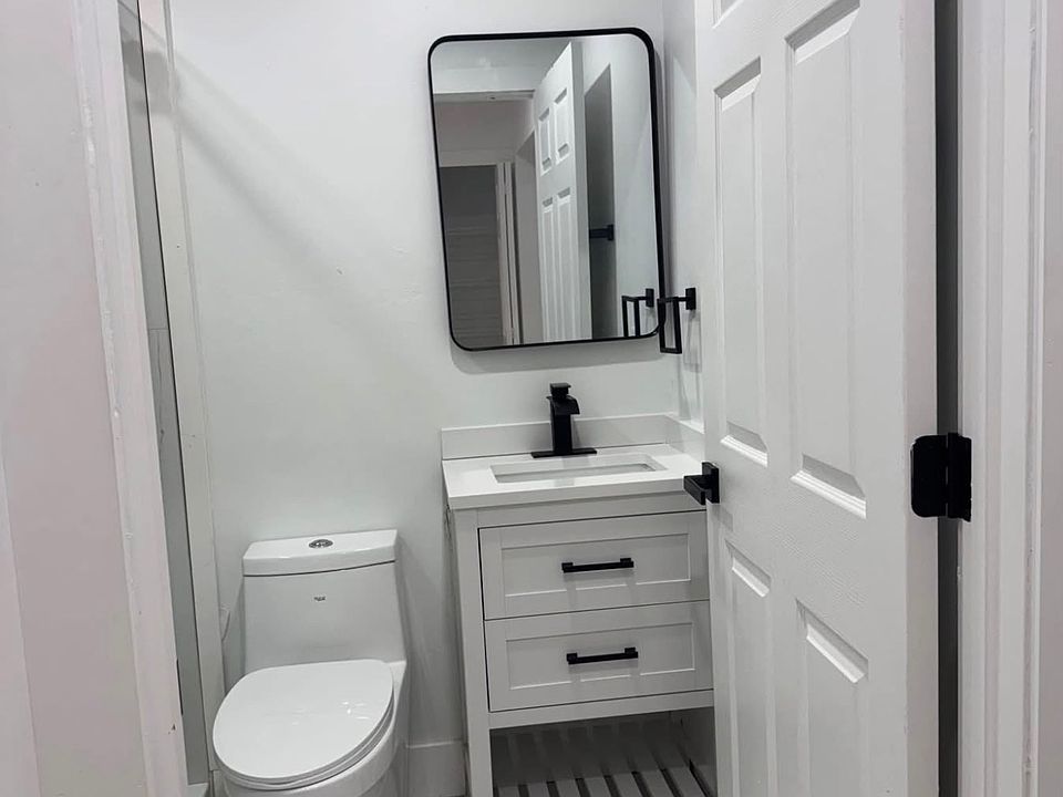 1st image of 5480 16th Pl SW APT 207