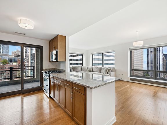 4th image of 130 N Garland Ct APT 2601