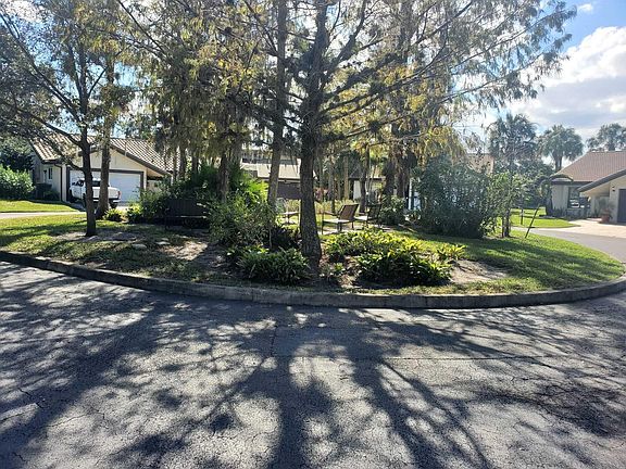 3rd image of 1521 Riverwood Lane