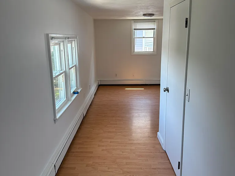 154 Mount Saint Charles Ave #2 — Photo 3