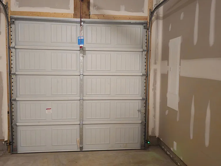 83 Clifton Mnr — Photo 21