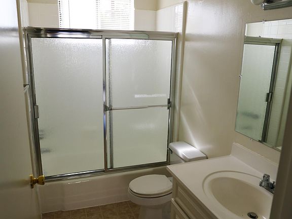 4th image of 1121 E Palmer Ave APT 2