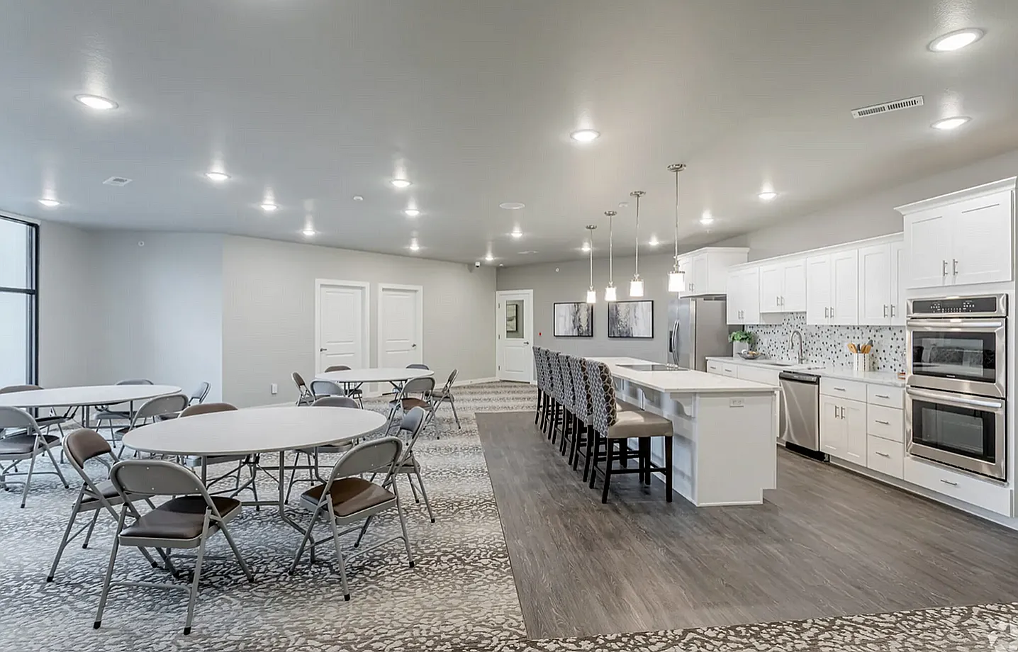 Element Luxury Apartments — Photo 4