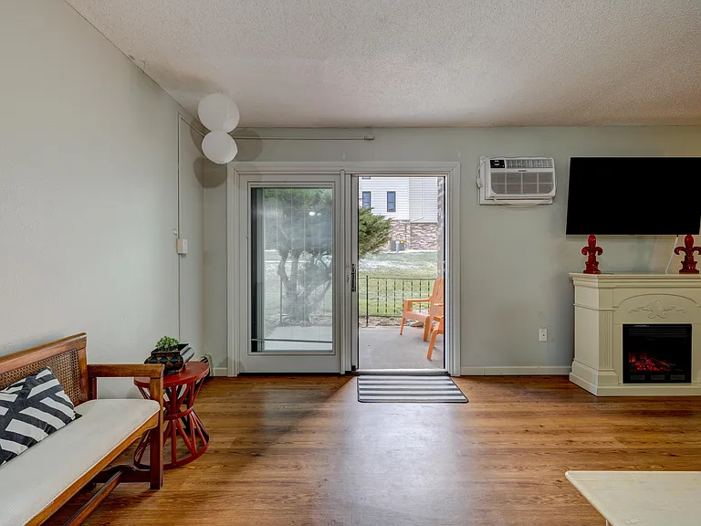 4440 S Poplar St #104 — Photo 17