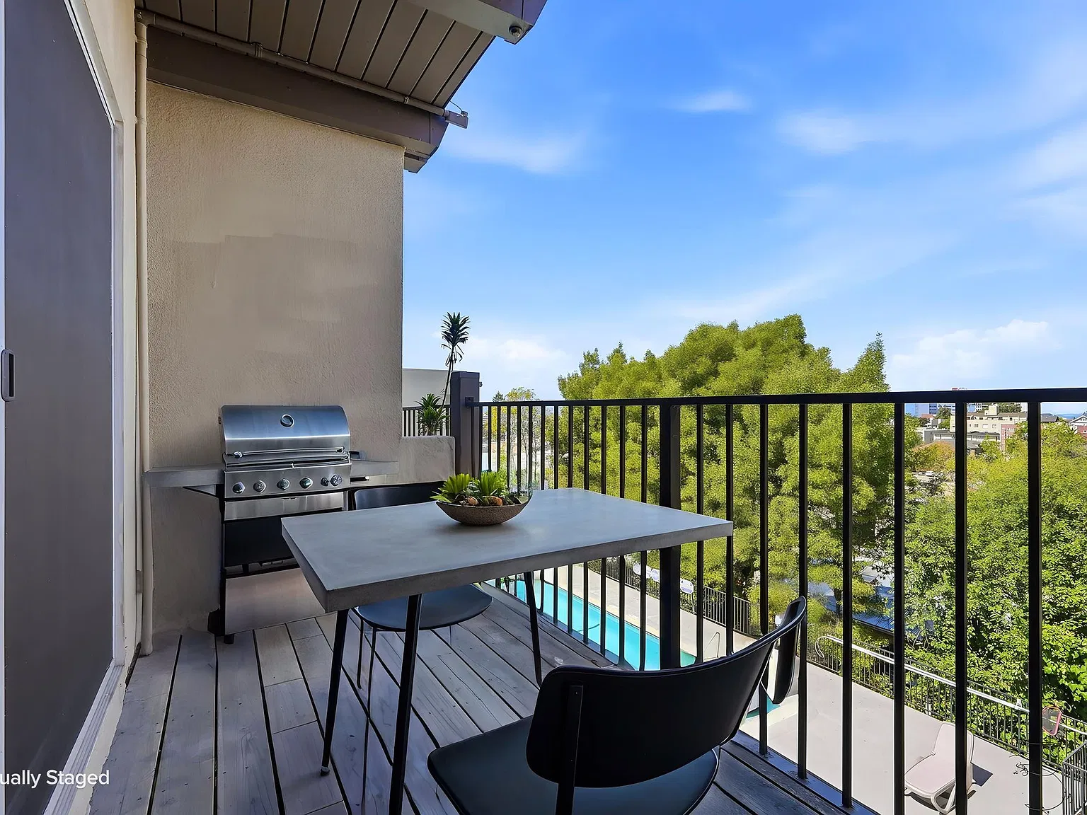 1 bed, 541 sqft, $2,345 — Photo 3
