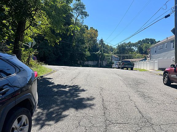 5th image of 13 Woodrow Ave #A-k-15