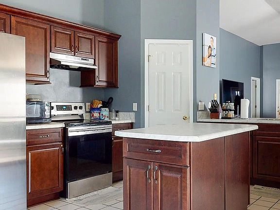 4th image of 9458 Parker Place Dr