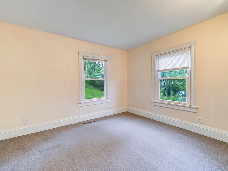4 Underwood St #2 — Photo 20