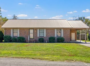 507 Woodvale Dr, Hopkinsville, KY 42240