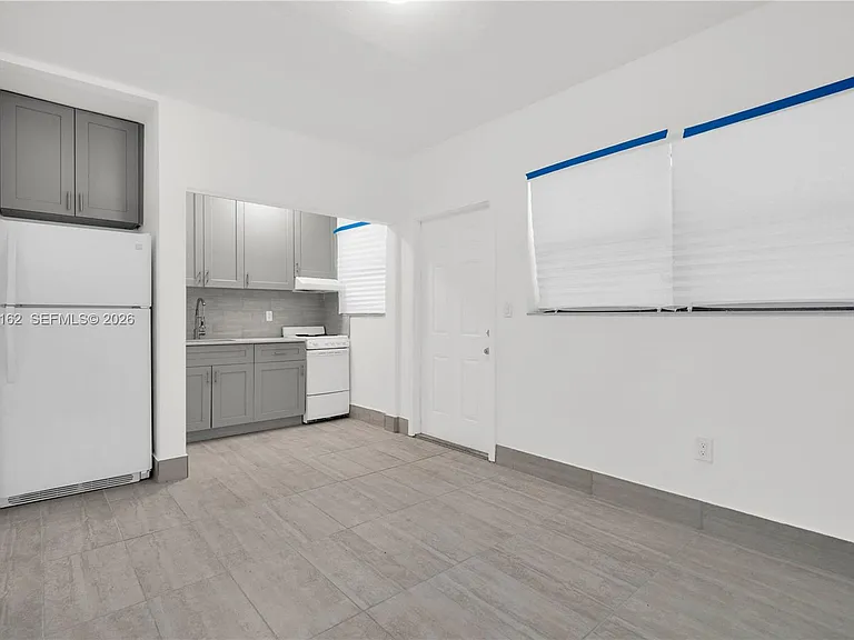 13390 NE 6th Ave #2 — Photo 4