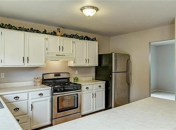 3rd image of 11912 Beaverton Dr