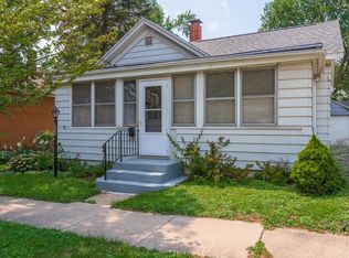 1220 N Madison St, Bloomington, IL 61701