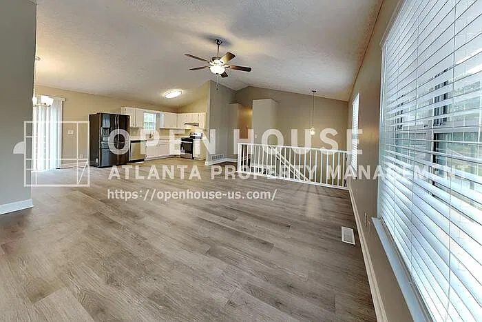 3 bed, 2.0 bath, 1848 sqft, $2,145 — Photo 3