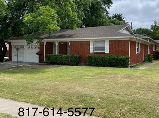 639 NW Renfro St, Burleson, TX 76028