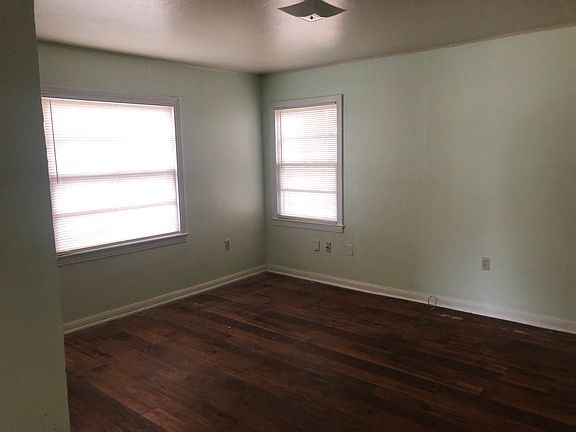 4th image of 4016 Richfield Ave