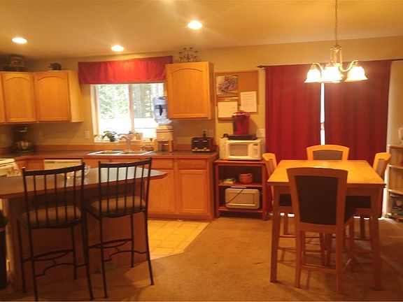 3rd image of 18138 Upland Dr SE