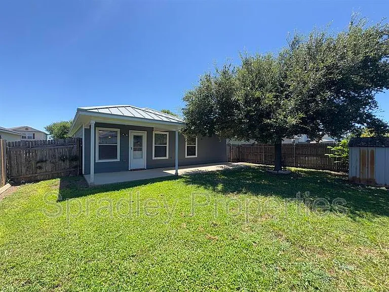212 Avrshire Ln — Photo 25