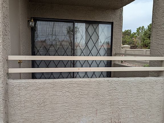 3rd image of 5038 S Rainbow Blvd #1-105-1