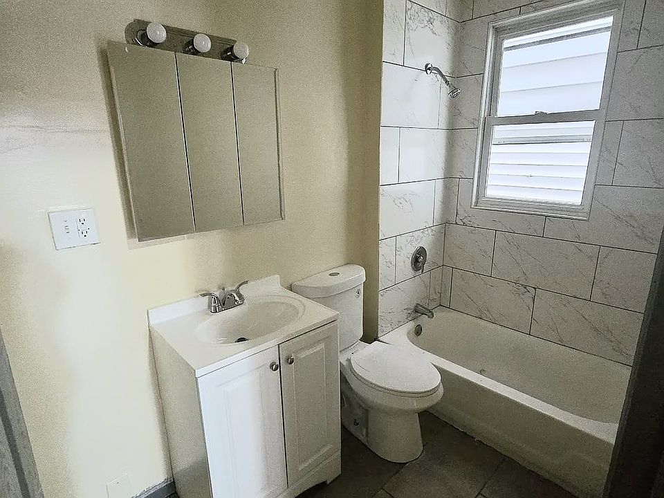 2nd image of 102 S 12th St #2